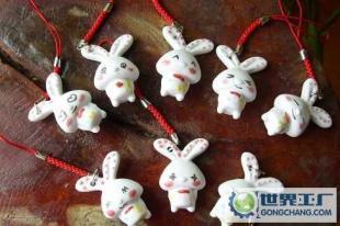 景德鎮(zhèn)陶瓷飾品 可愛多表情兔子 手機(jī)鏈掛件 批發(fā)代銷_禮品、工藝品、飾品_世界工廠網(wǎng)中國產(chǎn)品信息庫
