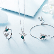 腕表/珠寶飾品/眼鏡 珠寶海報珠寶海報 珠寶 珠寶廣告 珠寶燈箱 珠寶單頁 珠寶宣傳單 珠寶DM 珠寶促銷海報 珠寶促銷廣告 珠寶文化 珠寶展板 珠寶商 珠寶首飾 珠寶加工 珠寶畫冊 珠寶設(shè)計 珠寶黃金 珠寶項鏈 珠寶燈 珠寶店廣告 珠寶鏈 珠寶吊旗 珠寶展架 珠寶鉆石 珠寶工藝 珠寶店海報 珠寶店 珠寶鉆戒 珠寶系列 黃金珠寶 珠寶戒指裴翠系列海報 設(shè)計 PSD分層素材 PSD分層素材 300DPI PSD