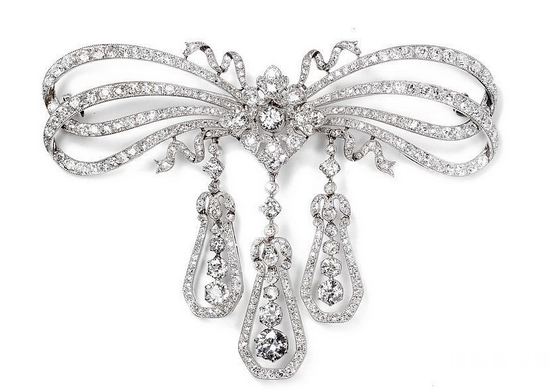 為什么鉆石那么貴？揭秘其背后的價值邏輯